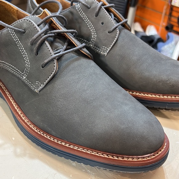 Johnston & Murphy Grey Dress Shoe - Picture 2 of 12